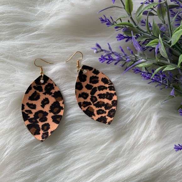 NWT Cheetah Shimmer Faux Leather & Cork Earrings - Picture 3 of 7